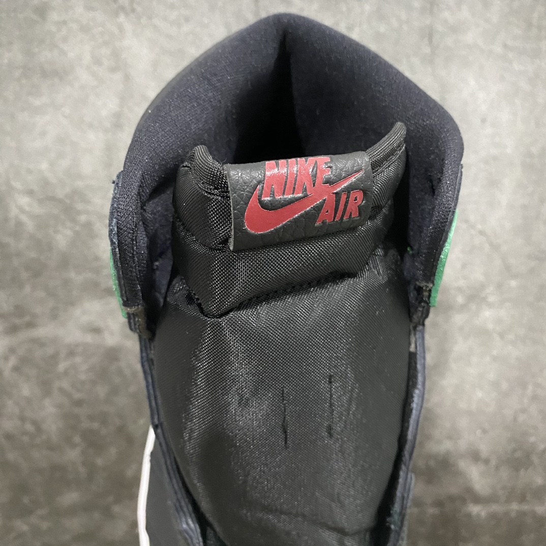 [Foreign trade pure original] Air Jordan 1 Retro High OG ”Pine Green” black and green 555088-030