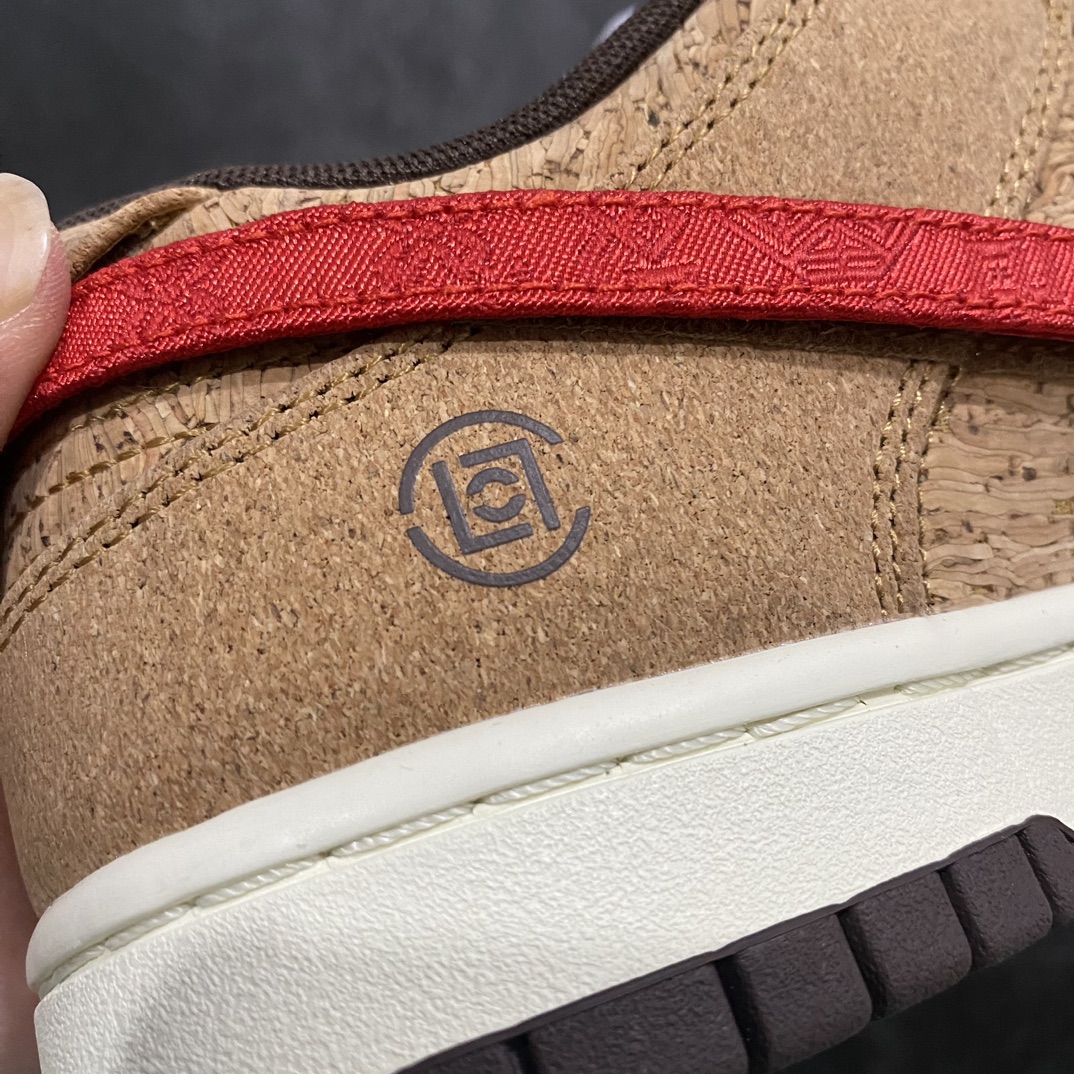 图片[9]-【Top版本】CLOT x NK Dunk Low \”Cork\” 陈冠希主理凝结集团 联名款 20周年 限定款低帮板鞋 FN0317-121 软木塞 换勾国内一线头部大厂出品 ！n知名厂牌同源 原厂软木屑面料原鞋原楦头纸板开发 原厂织唛标 全方位细节到位  尺码：36 36.5 37.5 38 38.5 39 40 40.5 41 42 42.5 43 44 44.5 45 46 47.5 注意：配件丢失不可退换-莆田鞋批发中心