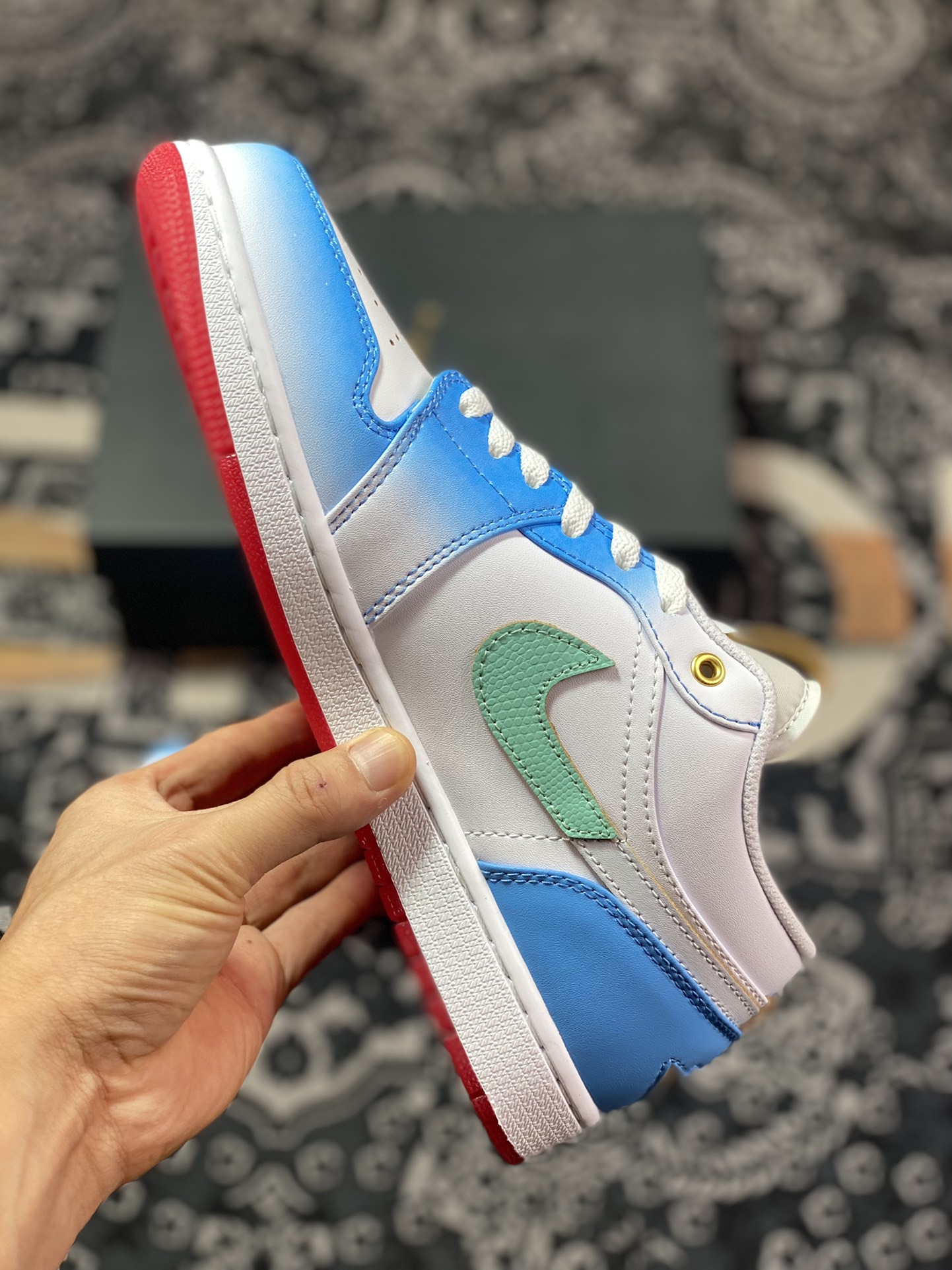 Air Jordan 1 Low SE 白蓝 FN8895-141