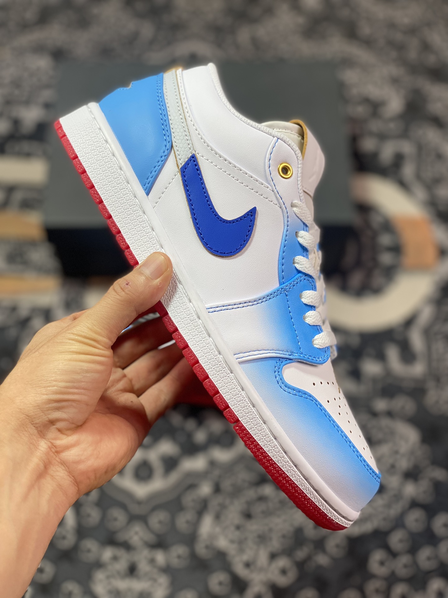 Air Jordan 1 Low SE 白蓝 FN8895-141