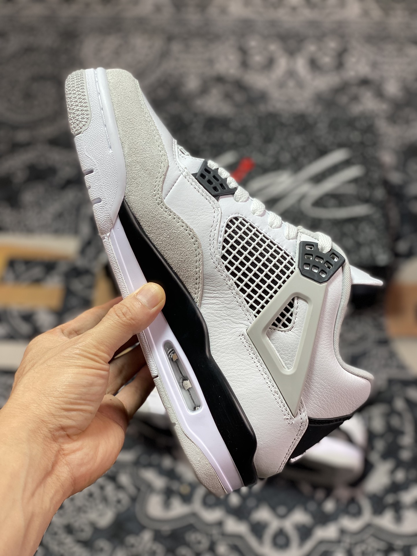 Air Jordan 4 ”Military Black” White Cement DH6927-111