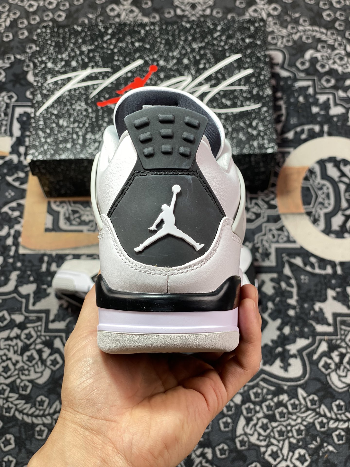 Air Jordan 4 ”Military Black” White Cement DH6927-111