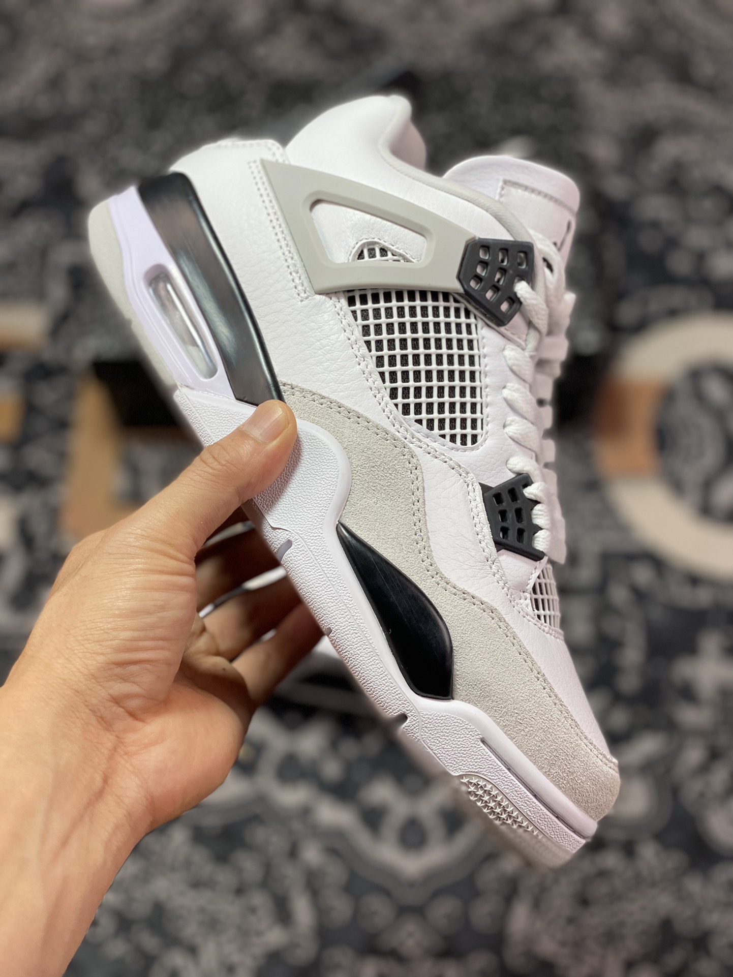 Air Jordan 4 ”Military Black” White Cement DH6927-111