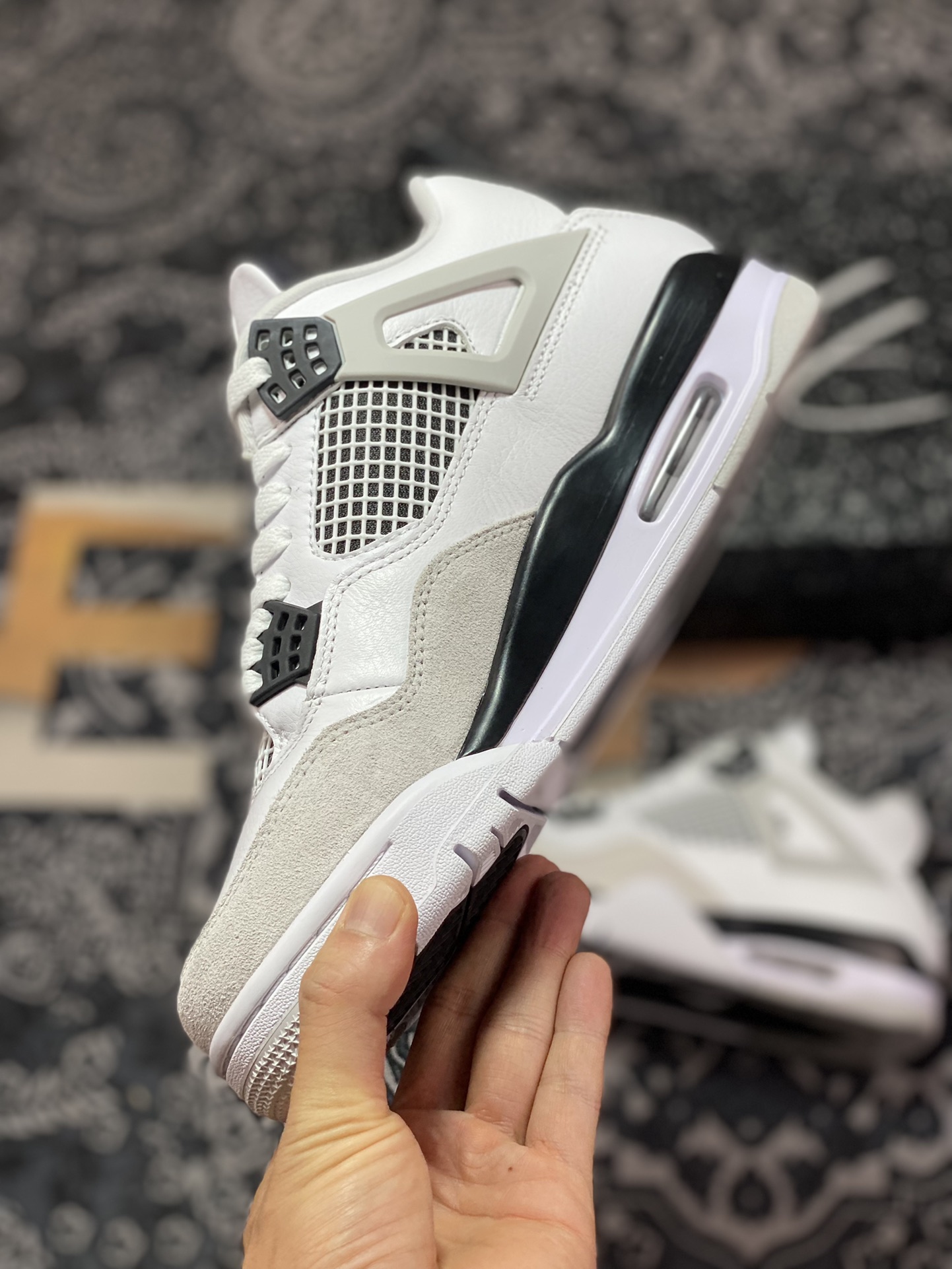 Air Jordan 4 ”Military Black” White Cement DH6927-111