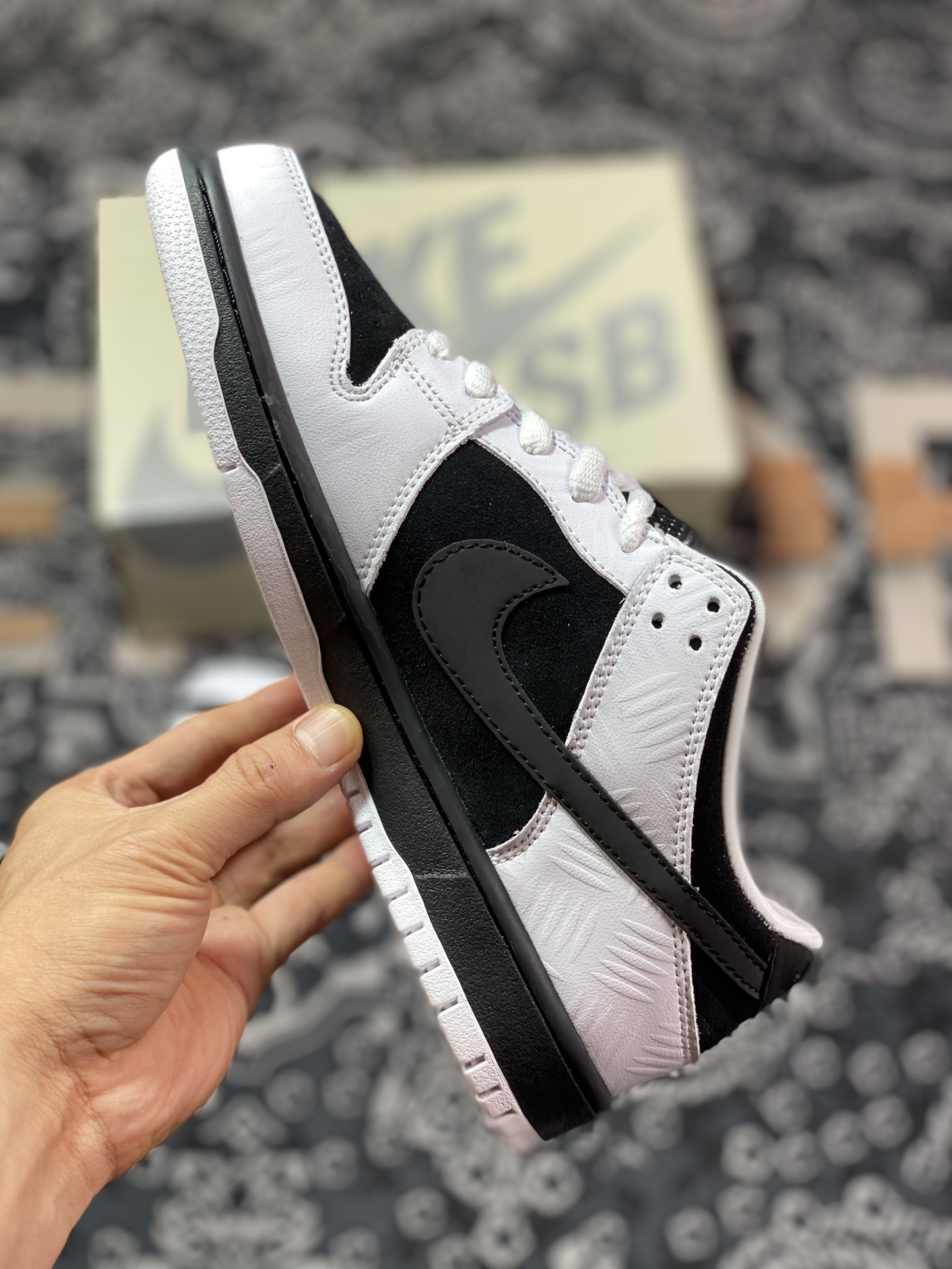 240 反转熊猫TIGHTBOOTH × Nike SB Dunk Low Pro联名扣篮系列低帮运动休闲滑板板鞋 FD2629-100