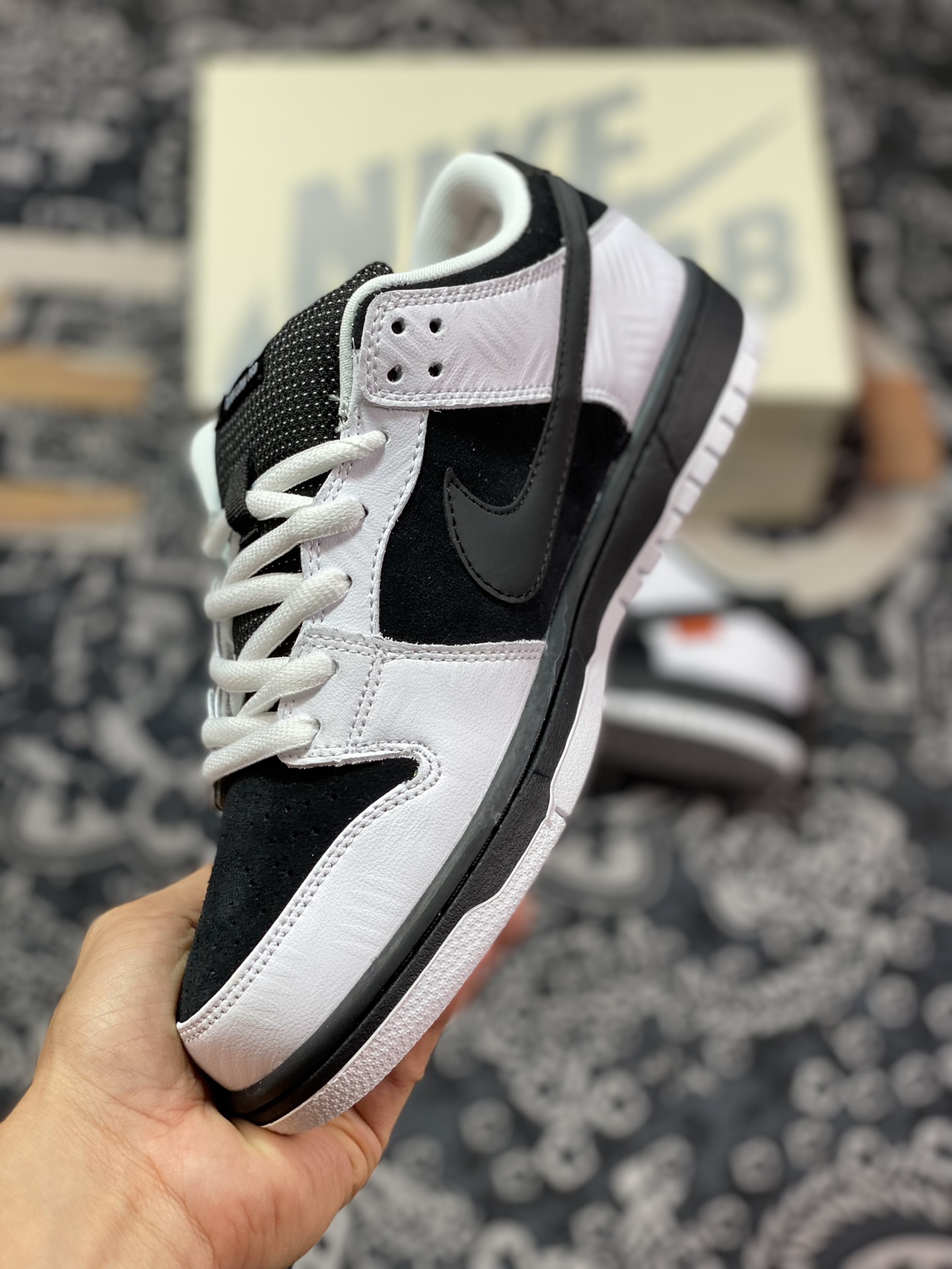 240 反转熊猫TIGHTBOOTH × Nike SB Dunk Low Pro联名扣篮系列低帮运动休闲滑板板鞋 FD2629-100