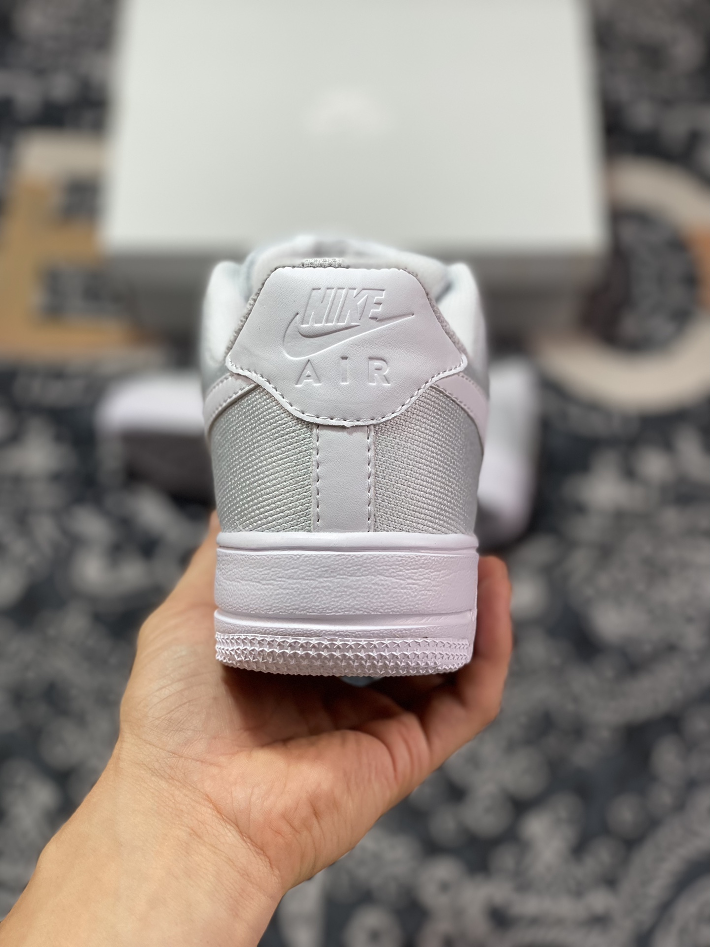 200  Air Force 1 Low 2.0 轻量化飞线灰白 AV3042-100