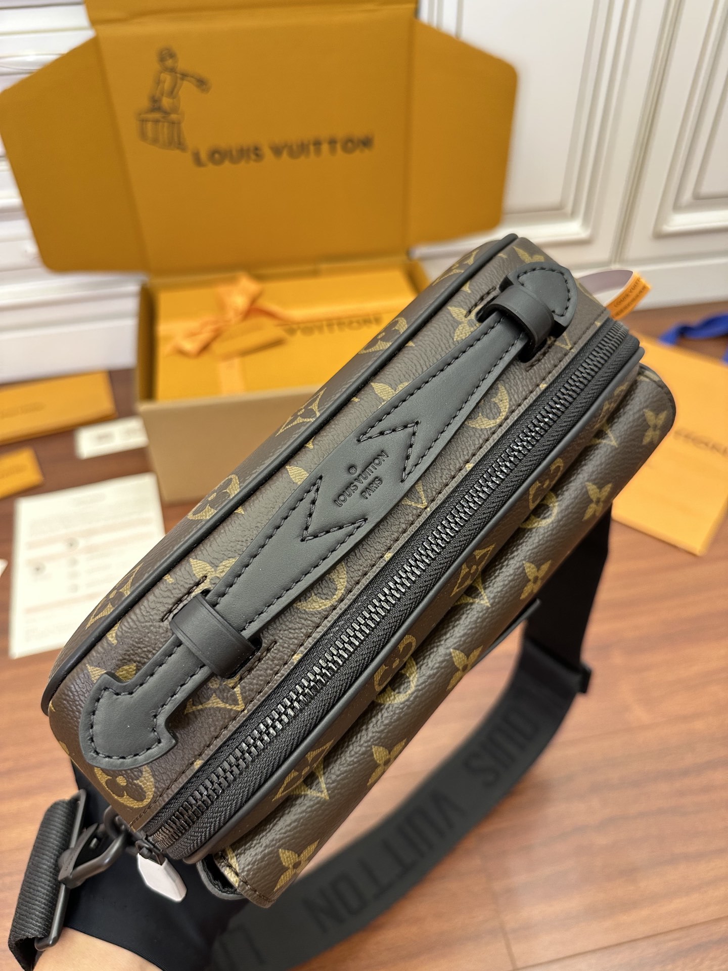 独家首发型号特正版M45806品质全面再次升级专柜同步电子芯片内码新礼盒礼品袋保护纸铜版电子标签合格证皮