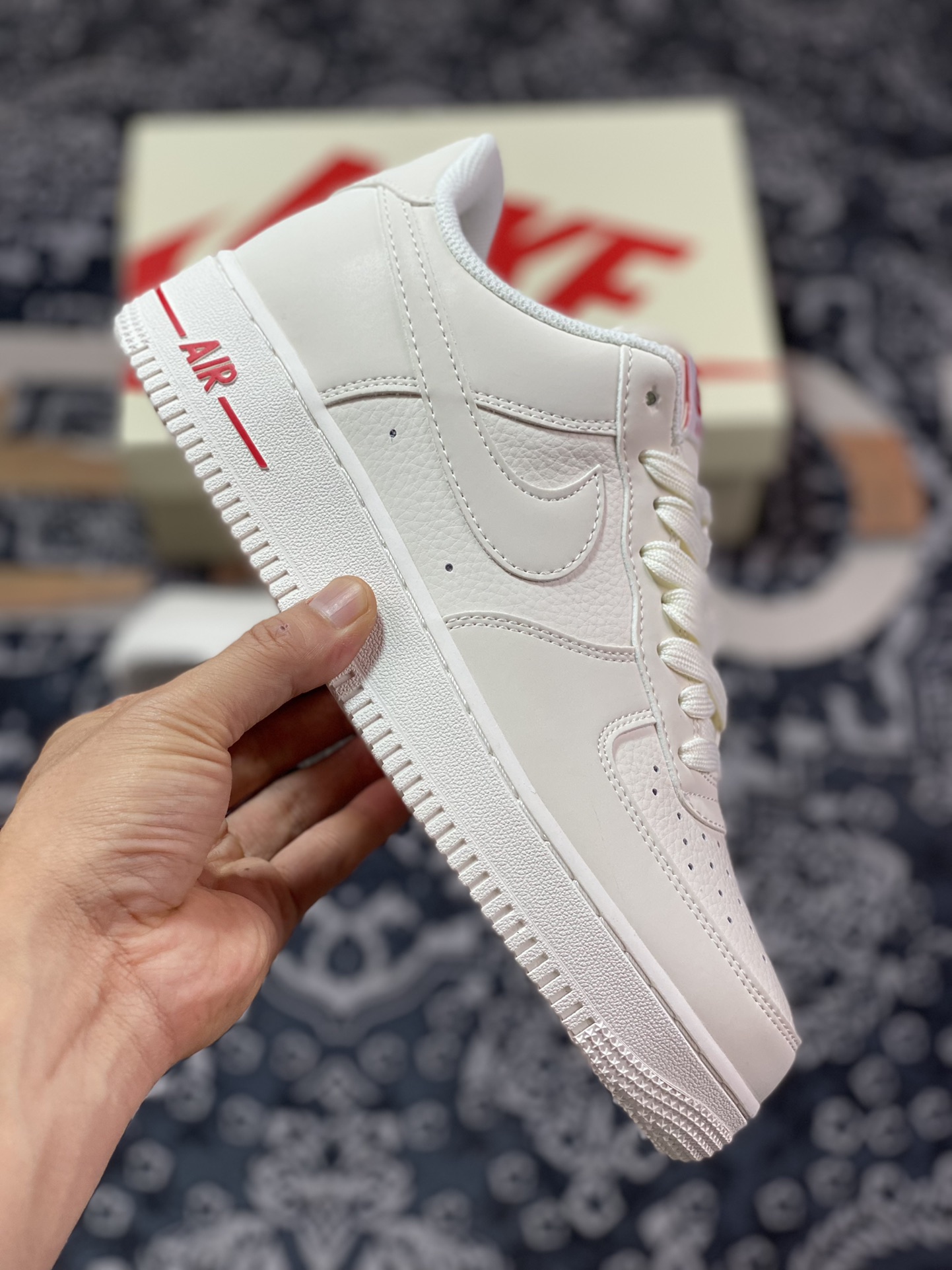 240  Air Force 1 ‘07 Low 3M米白红 CY0200-351