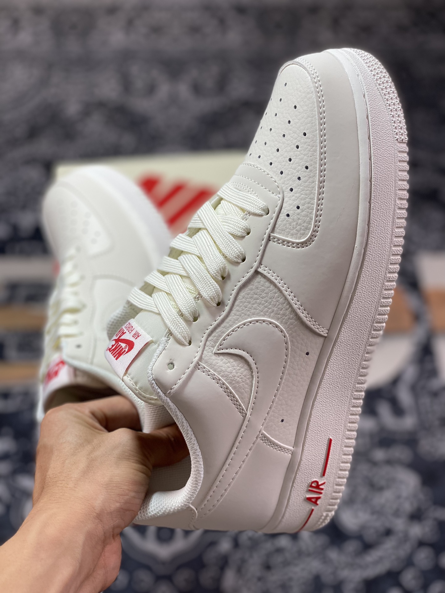 240  Air Force 1 ‘07 Low 3M米白红 CY0200-351