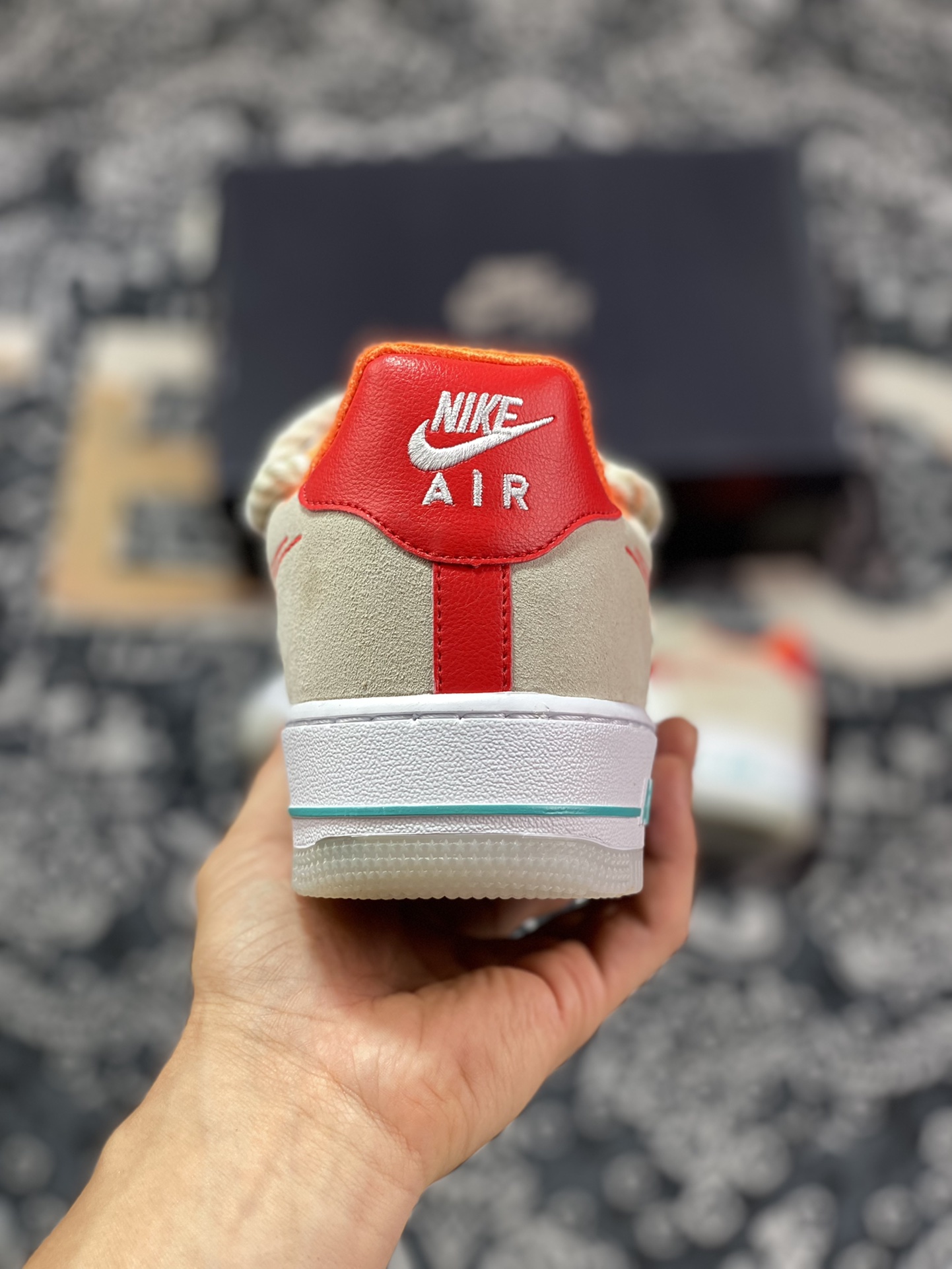 240  Air Force 1 ‘07 Low 电绣红钩 FD4205-161