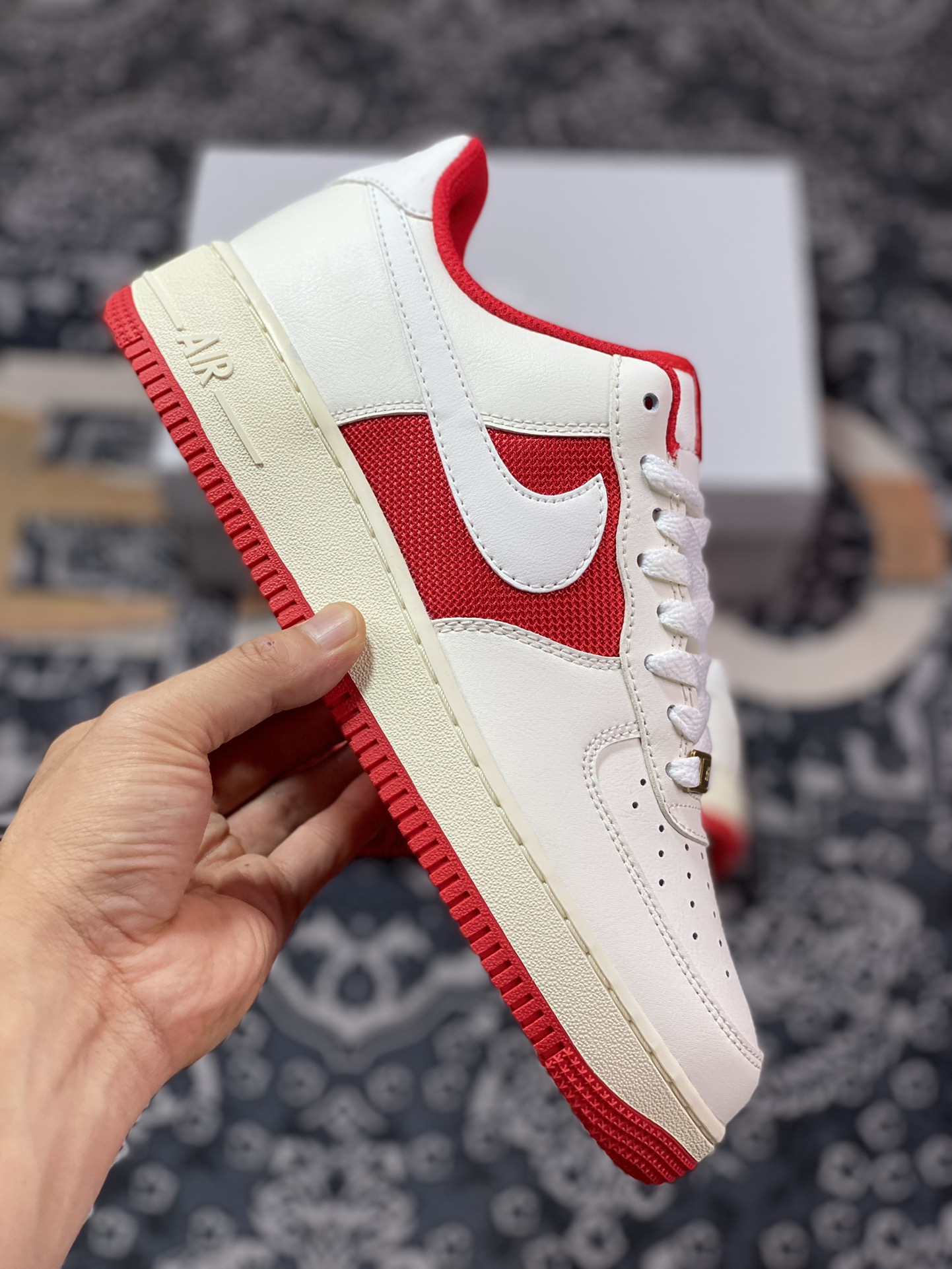 200  Air Force 1 ‘07 Low 白红 FN7439-133