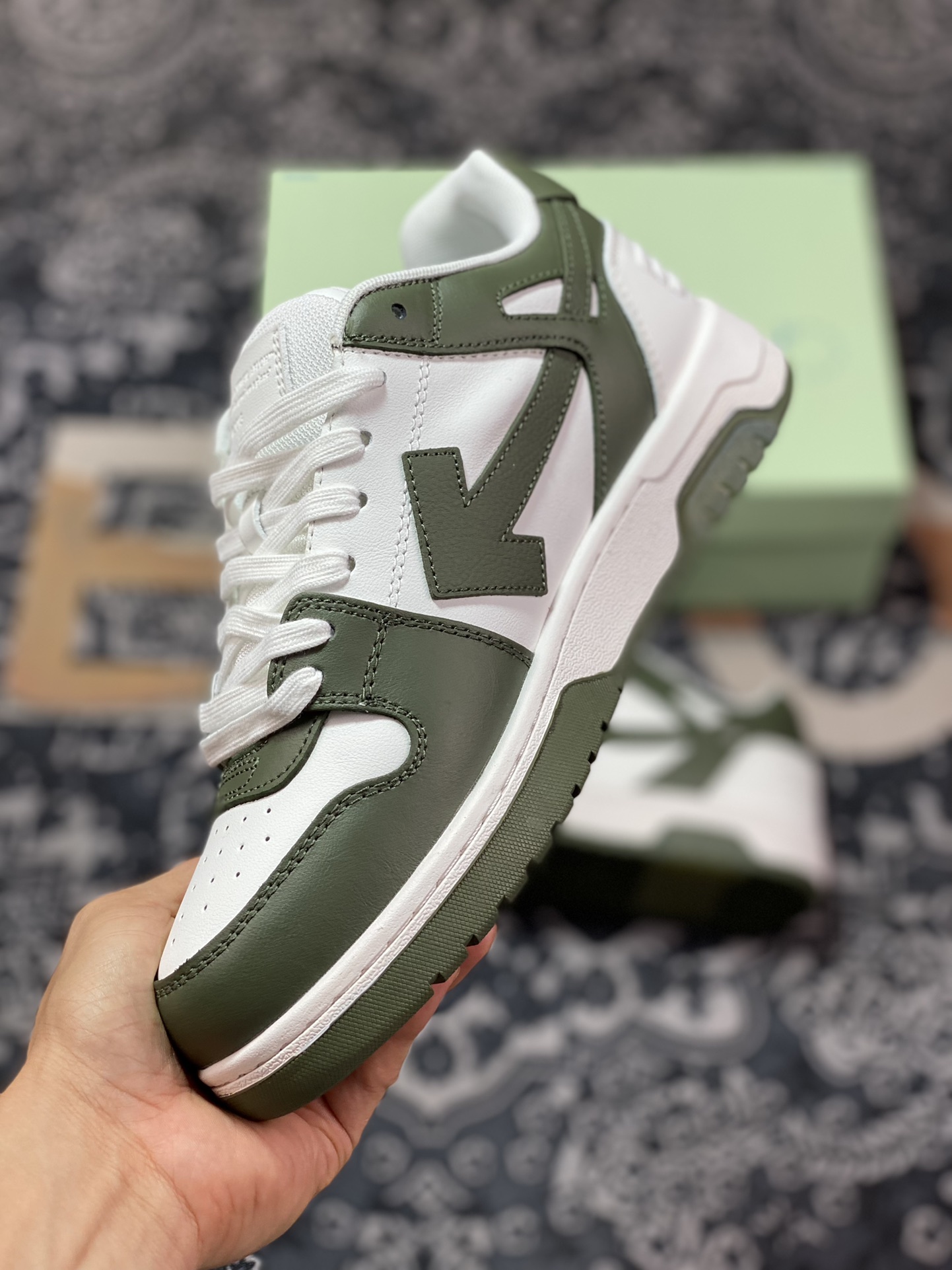 Off-White c/o Virgil Abloh Out Of Office Low-top Leather Sneakers”OOO” series low-top sneakers ”leather white army green arrow” OMIA189S23LEA0015901