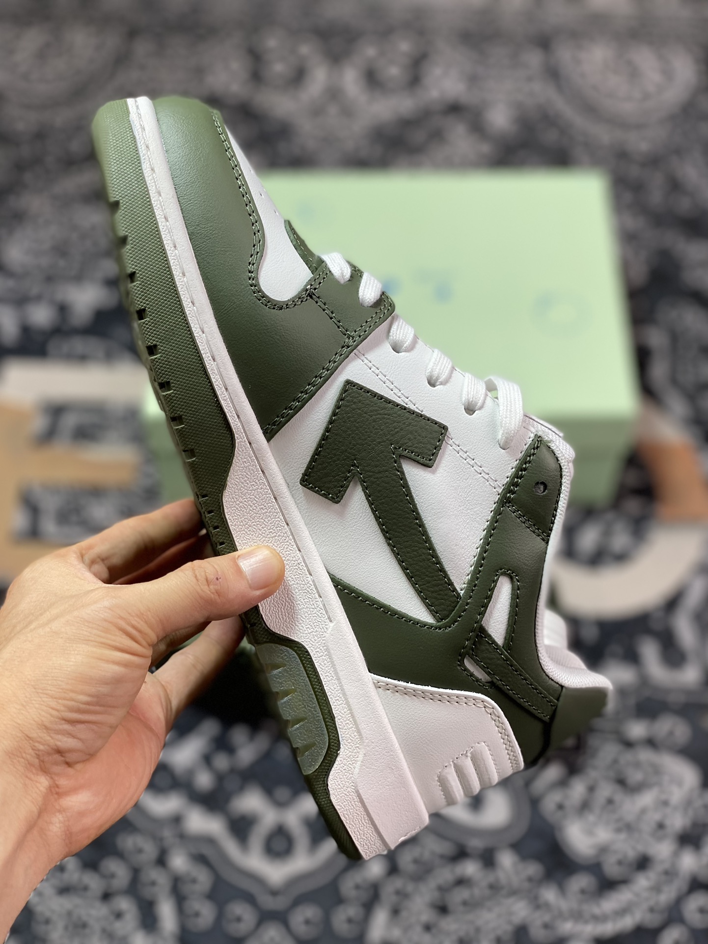 Off-White c/o Virgil Abloh Out Of Office Low-top Leather Sneakers”OOO” series low-top sneakers ”leather white army green arrow” OMIA189S23LEA0015901