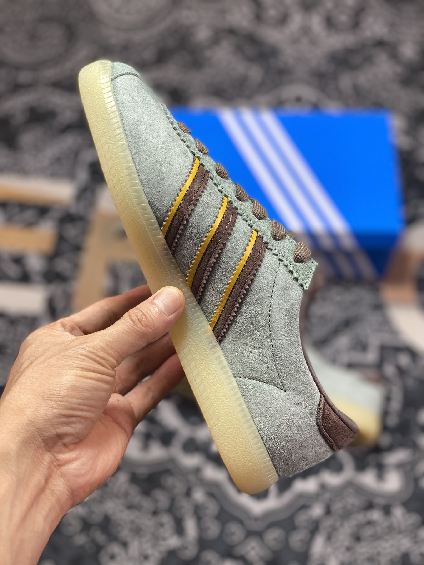 Adidas Originals Malmo Malmo series low-top retro versatile German training style casual sports shoes ”green gray brown raw rubber sole” ID2784