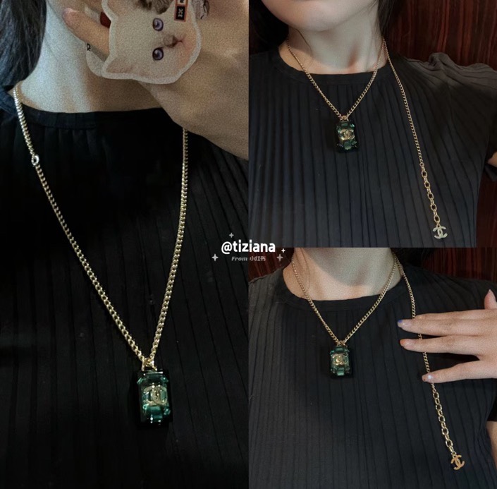 NO:633128,88220, today’s new product, retro small sugar cubes, 23 new green acrylic double C square gold necklace, thick gold double C and emerald small sugar cubes perfectly match, retro classic high-end aesthetic, versatile and not picky, consistent brass material, customized resin, necklace, Cartier high-end jewelry1986090988220,今日新品复古小方糖 23新款绿色亚克力双C方块金色项链 浓金双C和祖母绿小方糖完美搭配 复古经典的高级审美 百搭不挑人 z一致黄铜材质 定制树脂,,necklace,卡迪亚高端饰品,Jewelry