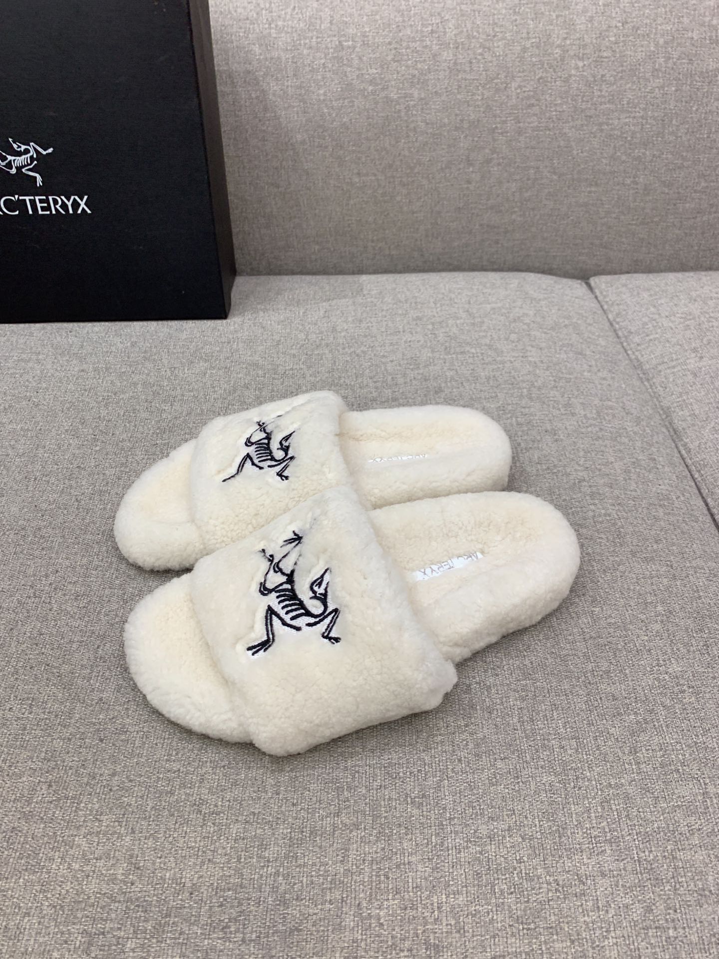 Arcteryx Afrikaans Wool Slippers: Cozy Feet for Leaving the Factory. - 图片 3