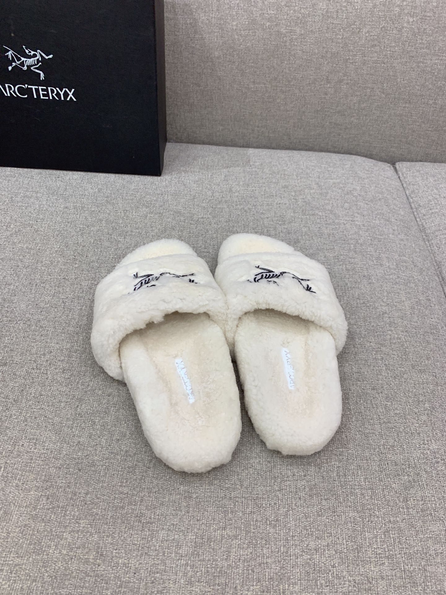 Arcteryx Afrikaans Wool Slippers: Cozy Feet for Leaving the Factory. - 图片 6