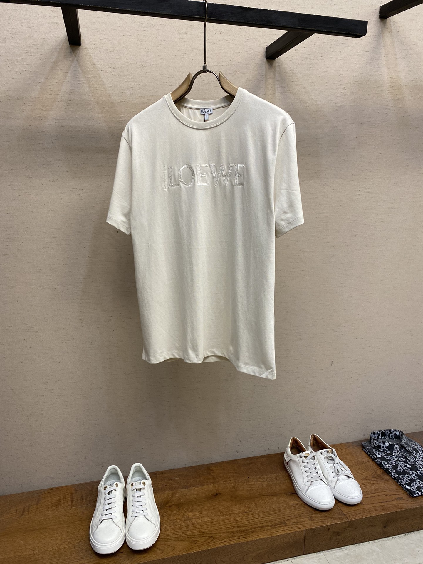 Where can I buy the best quality
 Loewe Clothing T-Shirt Buy High Quality Cheap Hot Replica
 Beige White Embroidery Fall Collection