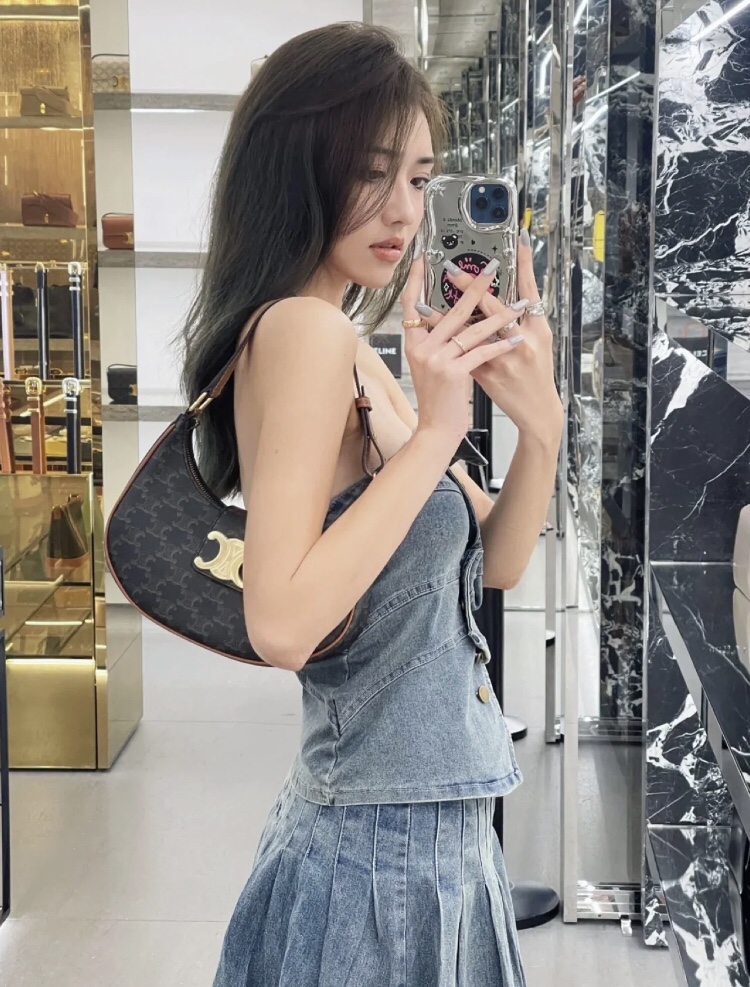 Celine Presbyopic upper body, extra points for temperament, full of high-end sense