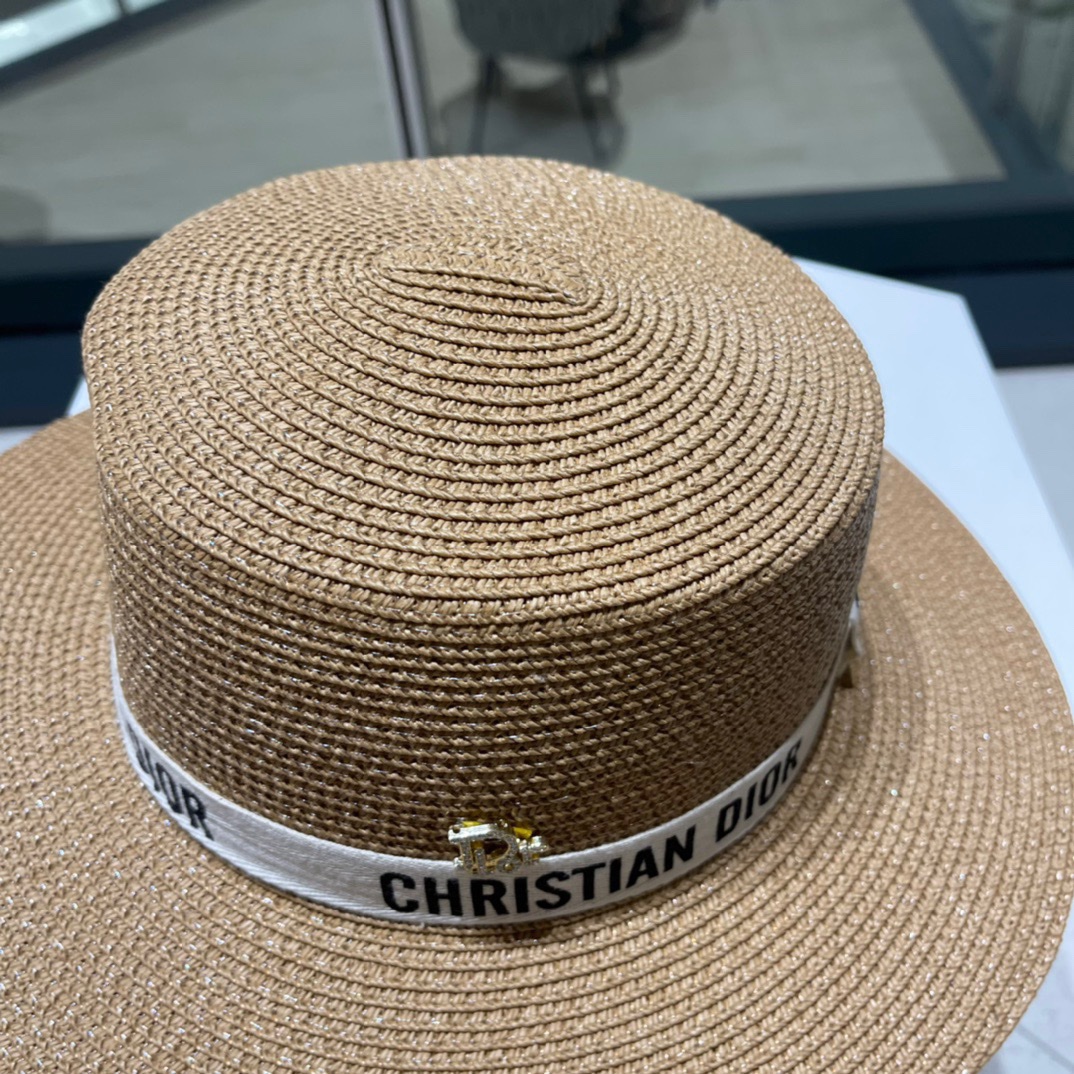 【DIOR迪奥】新款草编遮阳草帽盆帽🤩沙滩风，简约大方，百搭单品～出街首选，新款帽型超美腻，新品上架