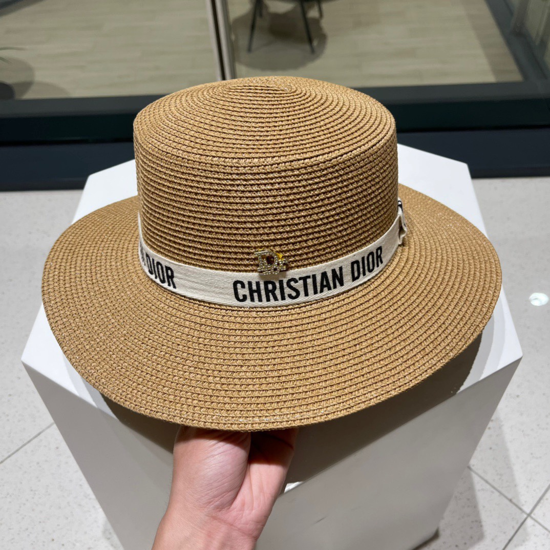  【DIOR迪奥】新款草编遮阳草帽盆帽🤩沙滩风，简约大方，百搭单品～出街首选，新款帽型超美腻，新品上架