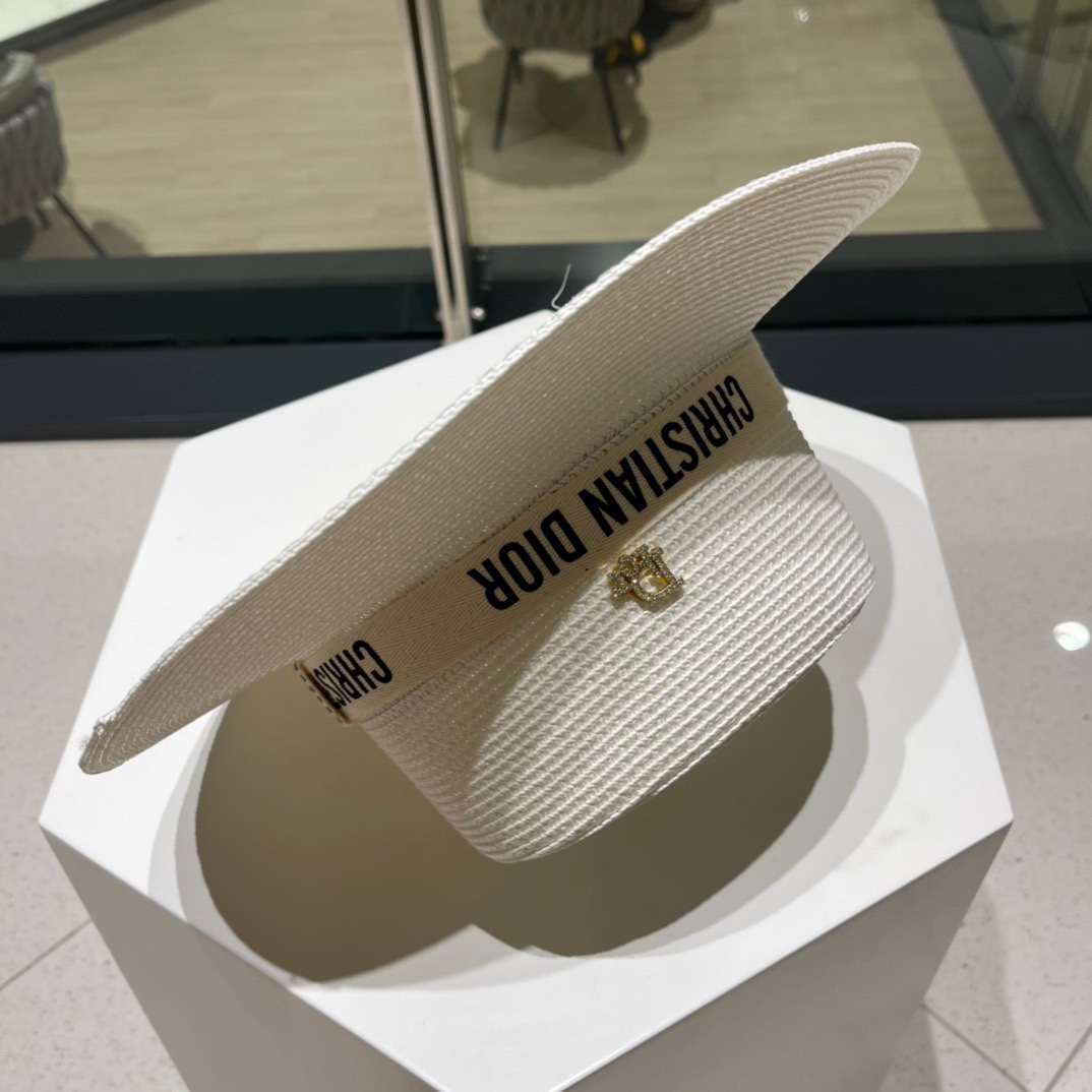  【DIOR迪奥】新款草编遮阳草帽盆帽🤩沙滩风，简约大方，百搭单品～出街首选，新款帽型超美腻，新品上架