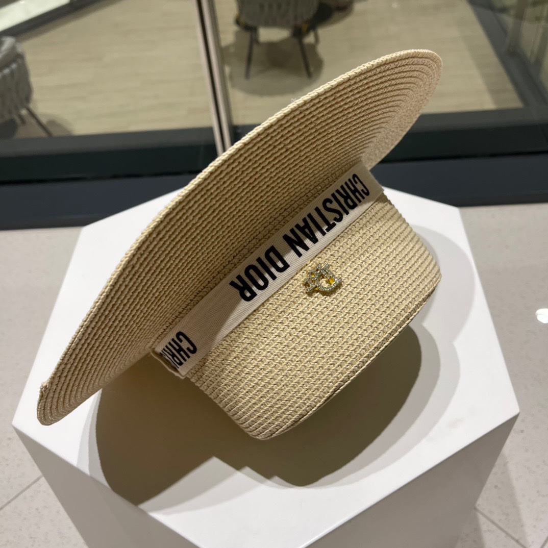  【DIOR迪奥】新款草编遮阳草帽盆帽🤩沙滩风，简约大方，百搭单品～出街首选，新款帽型超美腻，新品上架