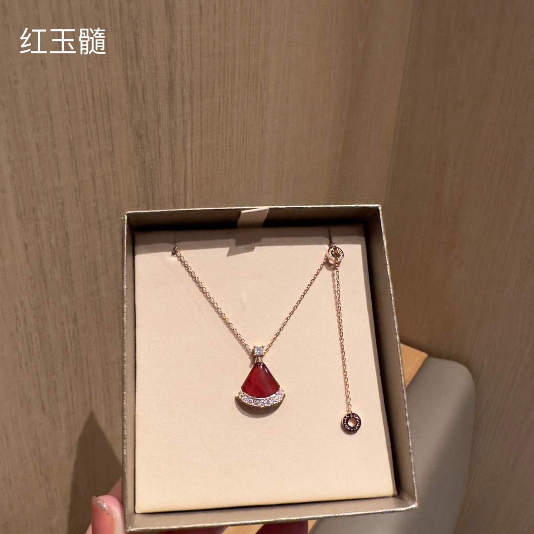 _dsR9s4ZKsvk7aSMfHy71mKlOnZlDTiIHHMLISXg