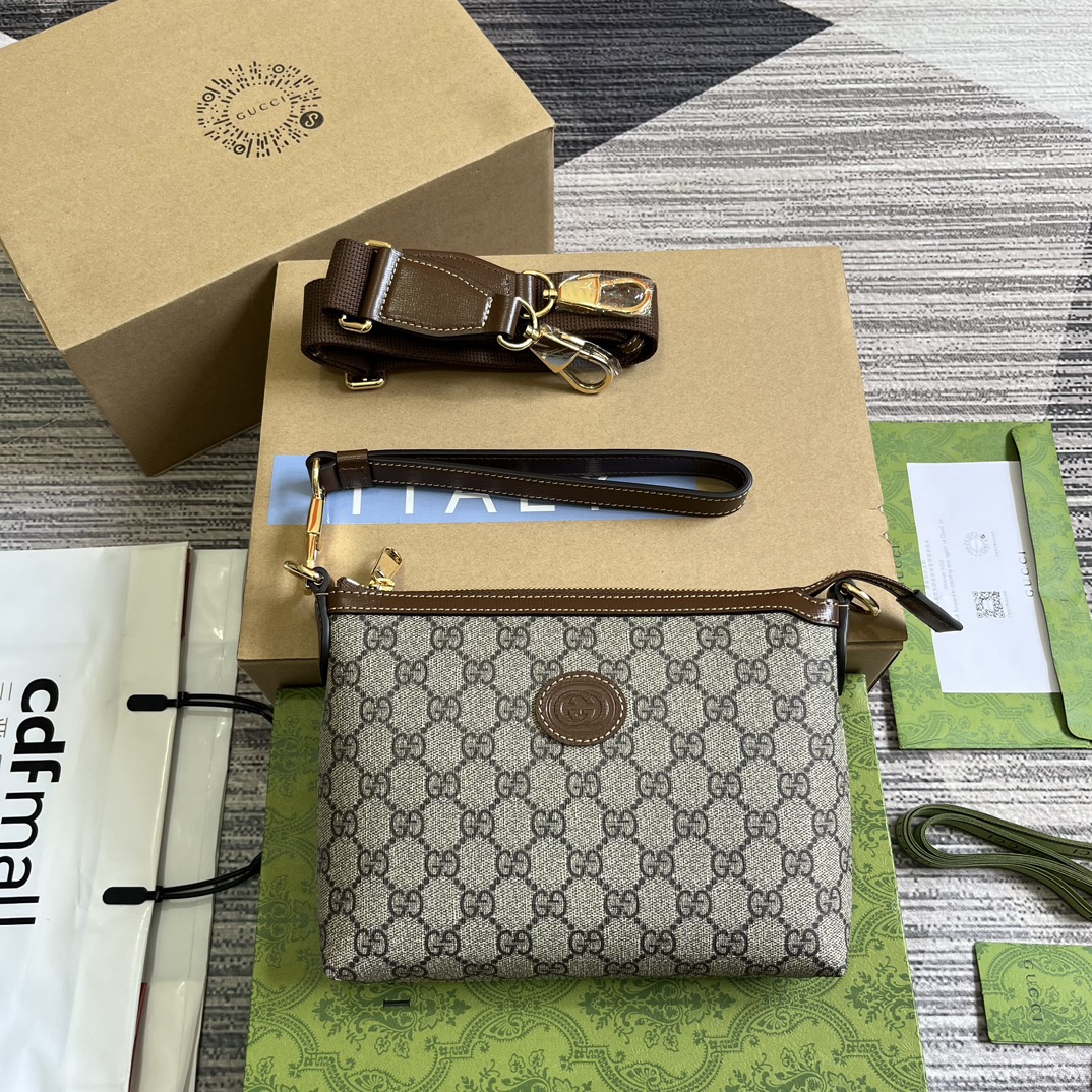 GUCCI 互扣式双G 邮差包 GG Supreme帆布 棕色