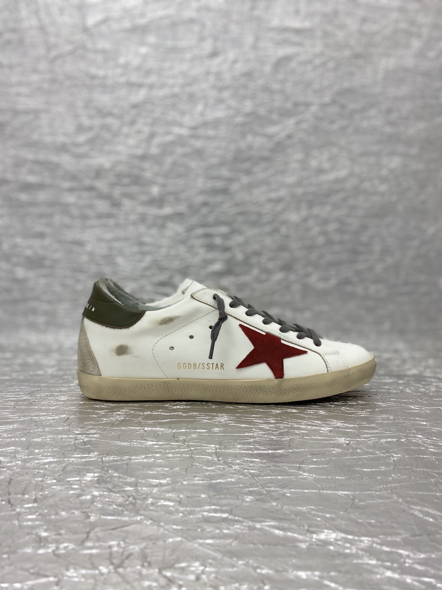 Golden Goose Skateboard Shoes 1:1 Clone
 Gold Red Cowhide