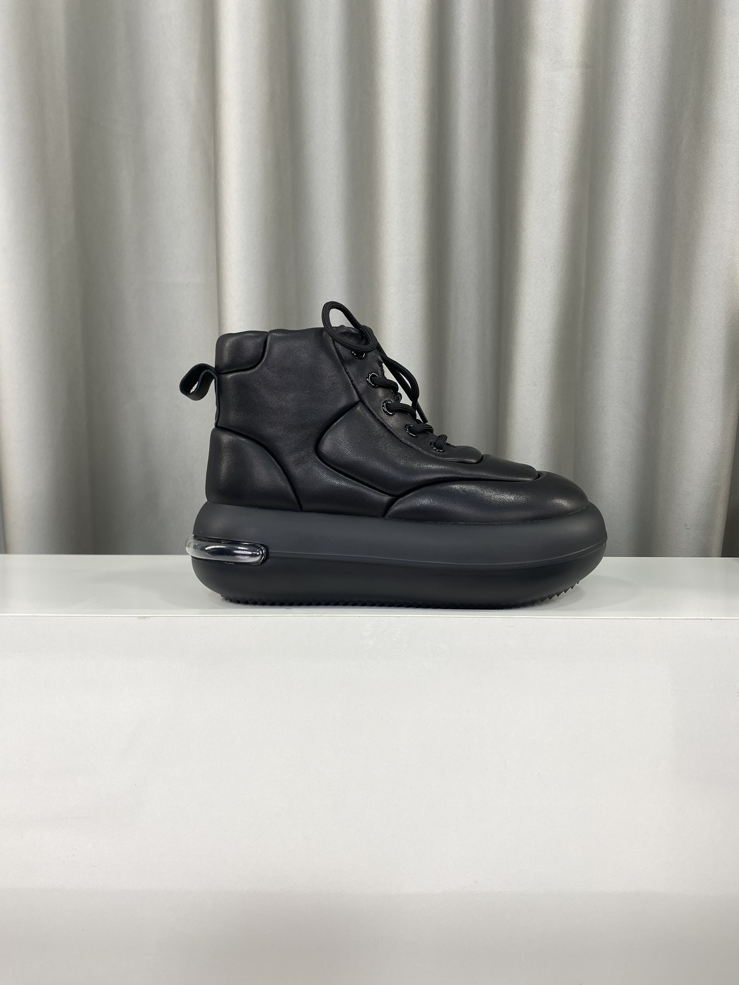 Fashionable Sheepskin Lap Shoes for Unique Style and Comfort - 图片 3