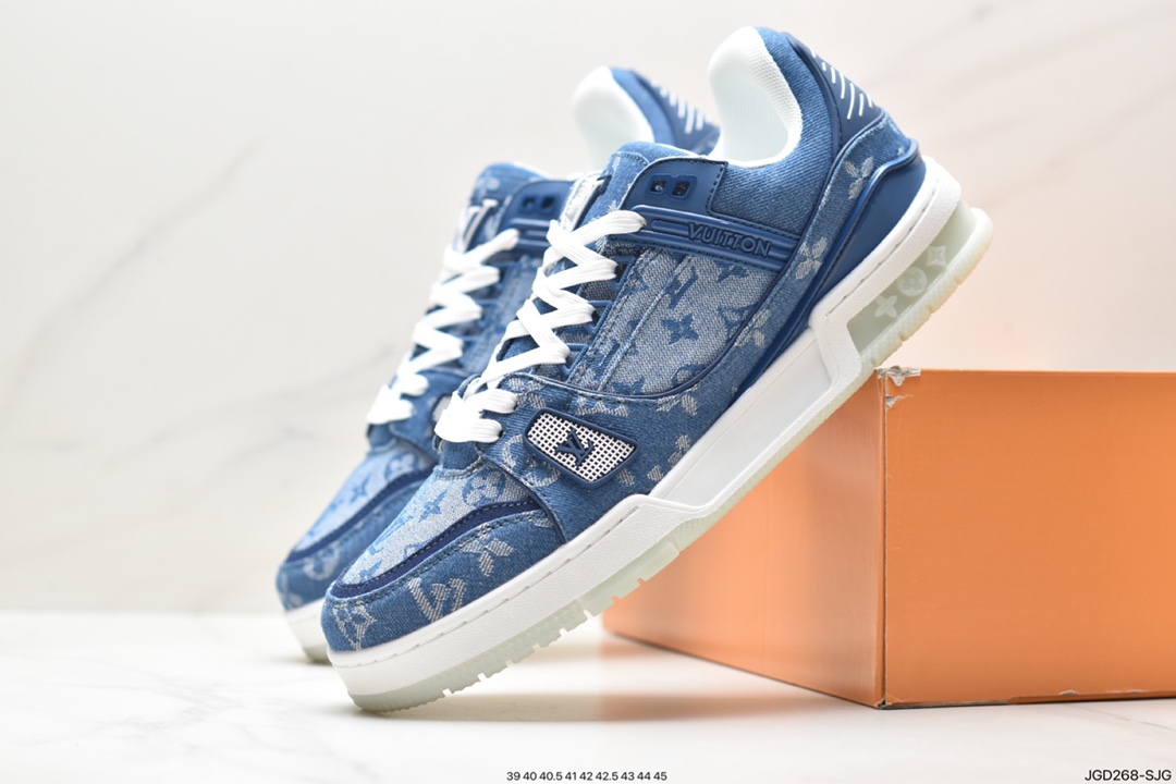 Louis Vuitton Trainer Maxi Low Sneaker