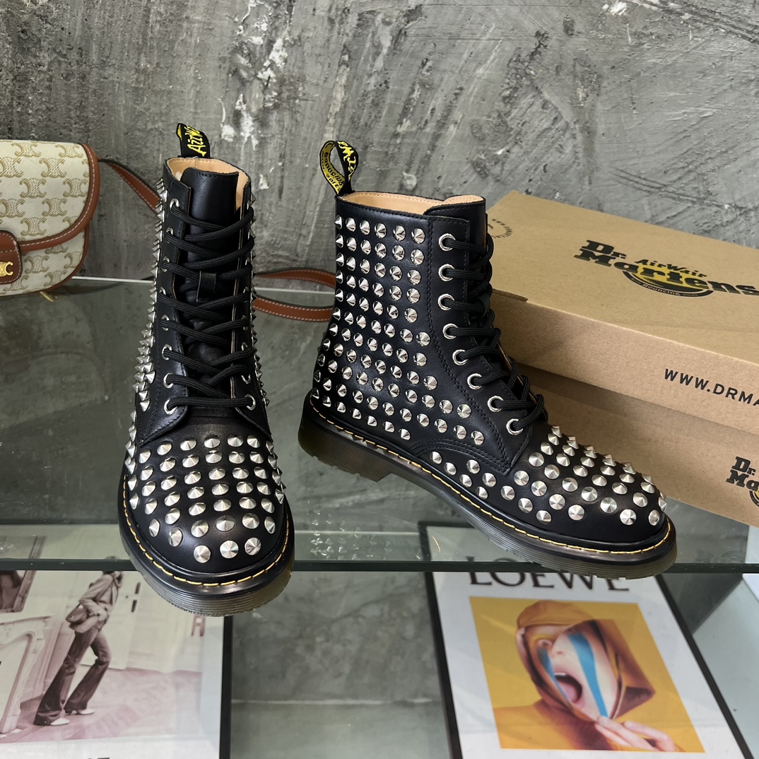 Dr. Martens Martin is recognized as the most comfortable boot in the world. 35-40 Note: Leather, velvet - 图片 7