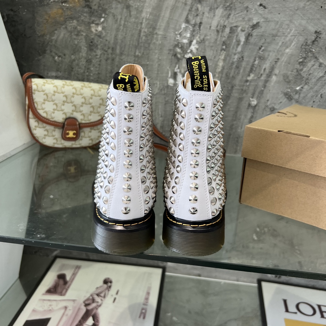 Dr. Martens Martin is recognized as the most comfortable boot in the world. 35-40 Note: Leather, velvet - 图片 8