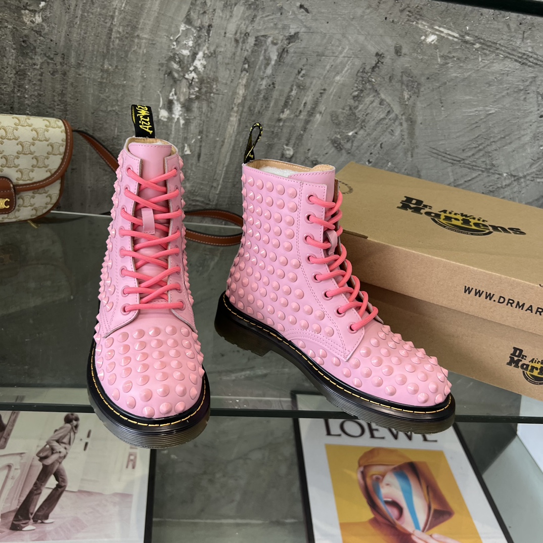 Dr. Martens Martin is recognized as the most comfortable boot in the world. 35-40 Note: Leather, velvet - 图片 7