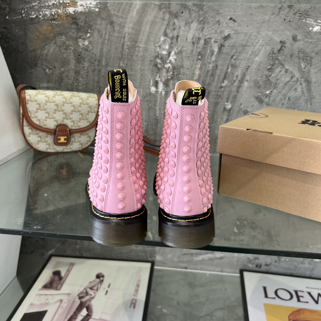 Dr. Martens Martin is recognized as the most comfortable boot in the world. 35-40 Note: Leather, velvet - 图片 8