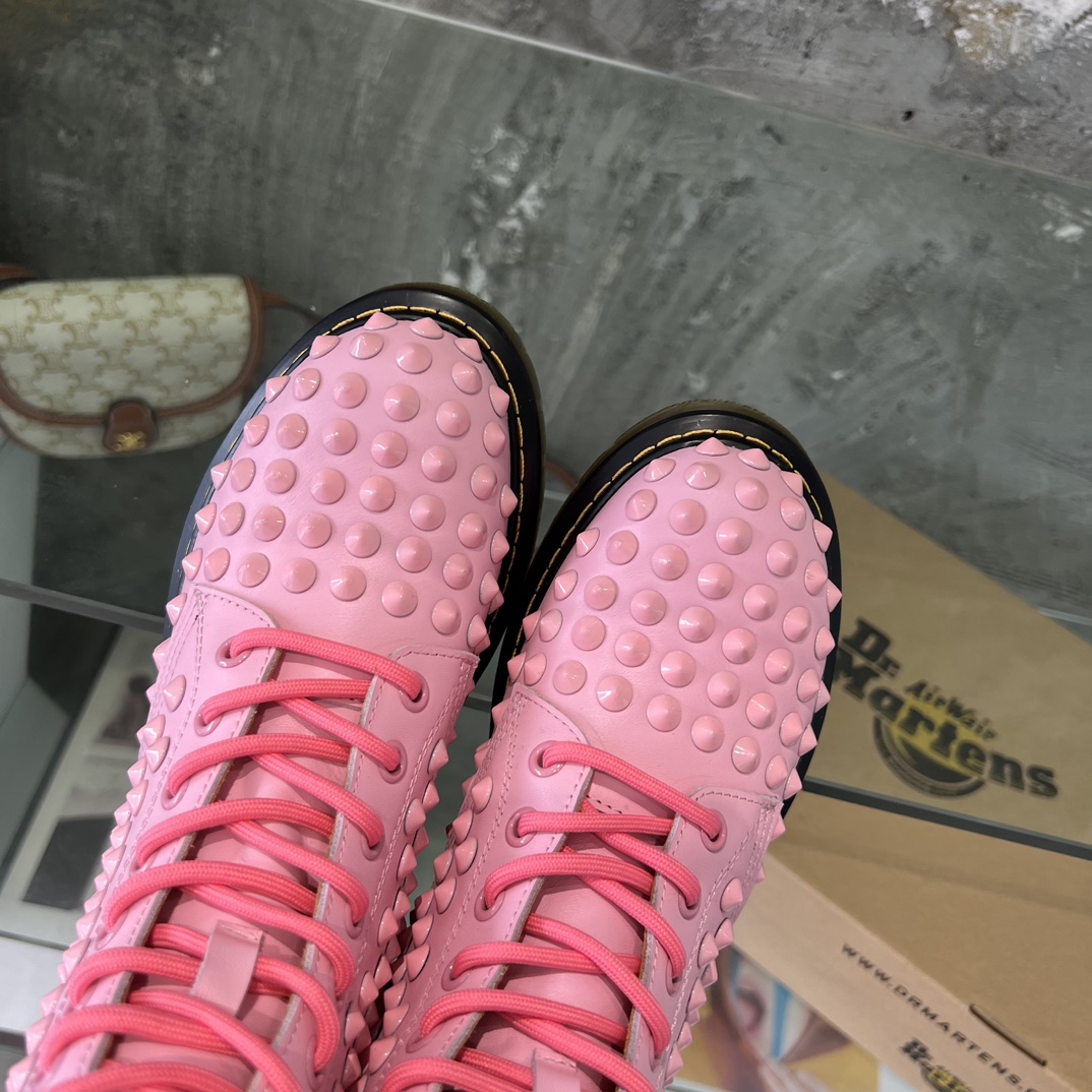 Dr. Martens Martin is recognized as the most comfortable boot in the world. 35-40 Note: Leather, velvet - 图片 4