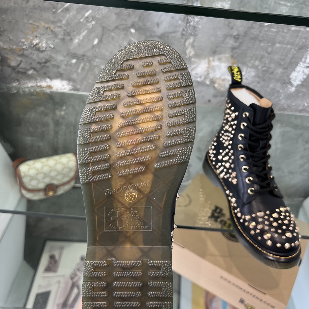 Dr. Martens Martin is recognized as the most comfortable boot in the world. 35-40 Note: Leather, velvet - 图片 9