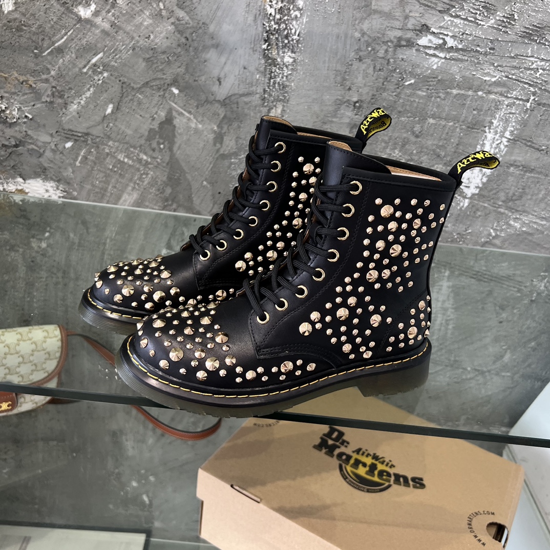 Dr. Martens Martin is recognized as the most comfortable boot in the world. 35-40 Note: Leather, velvet - 图片 2