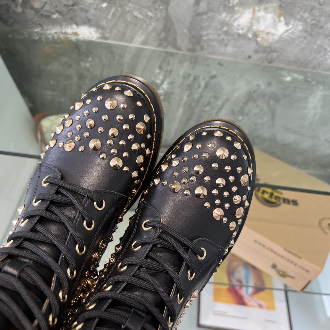 Dr. Martens Martin is recognized as the most comfortable boot in the world. 35-40 Note: Leather, velvet - 图片 4