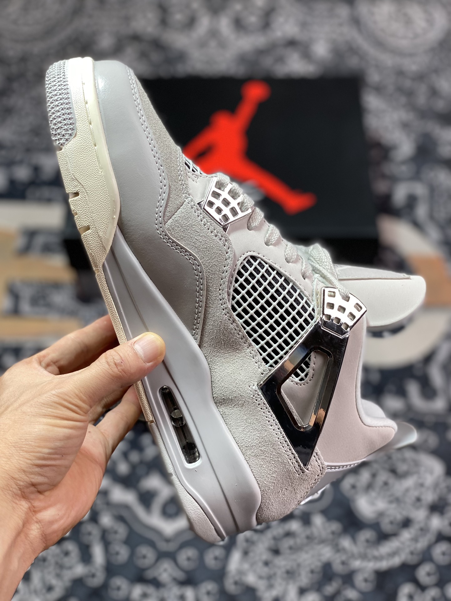 280  Nike Wmns Air Jordan 4 Retro”Frozen Moments“迈克尔·乔丹AJ4代中帮篮球鞋“麂皮灰电镀银”AQ9129-001