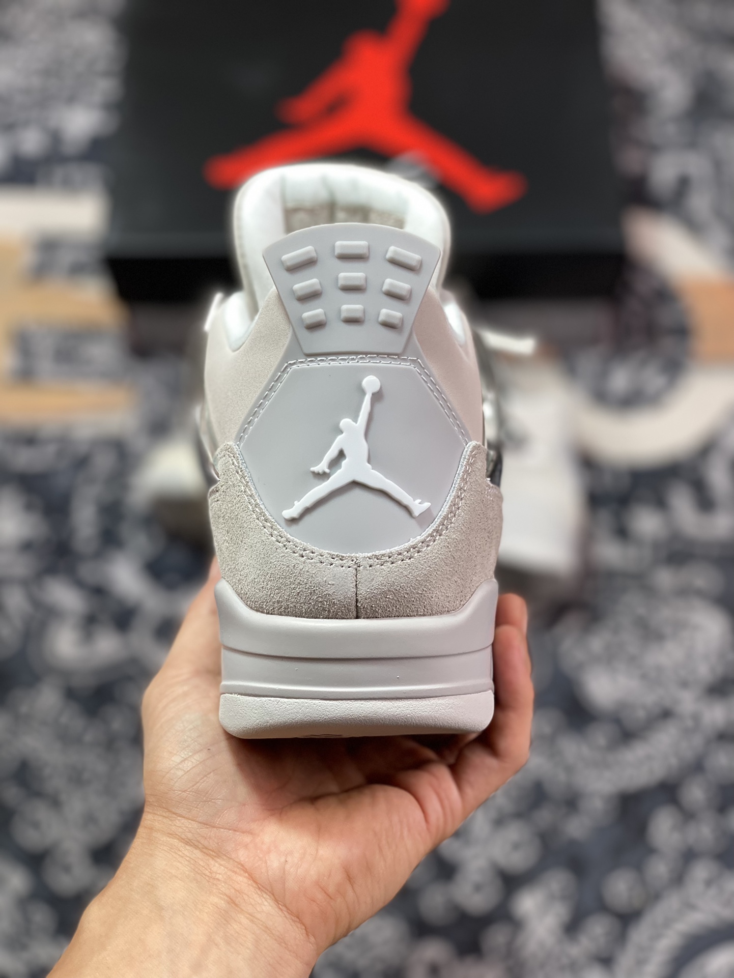 280  Nike Wmns Air Jordan 4 Retro”Frozen Moments“迈克尔·乔丹AJ4代中帮篮球鞋“麂皮灰电镀银”AQ9129-001