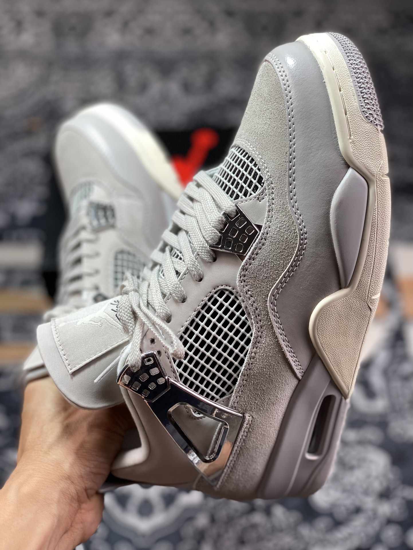 280  Nike Wmns Air Jordan 4 Retro”Frozen Moments“迈克尔·乔丹AJ4代中帮篮球鞋“麂皮灰电镀银”AQ9129-001