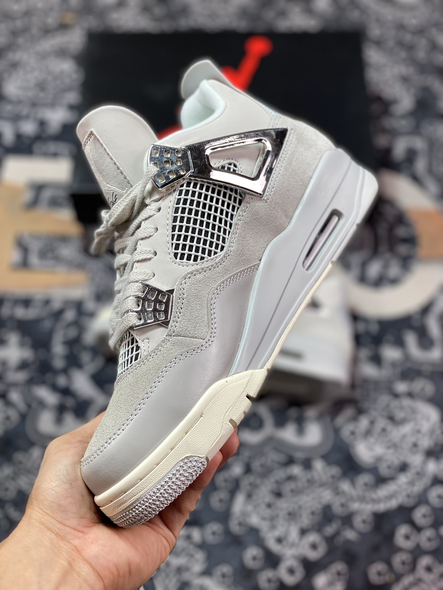 280  Nike Wmns Air Jordan 4 Retro”Frozen Moments“迈克尔·乔丹AJ4代中帮篮球鞋“麂皮灰电镀银”AQ9129-001