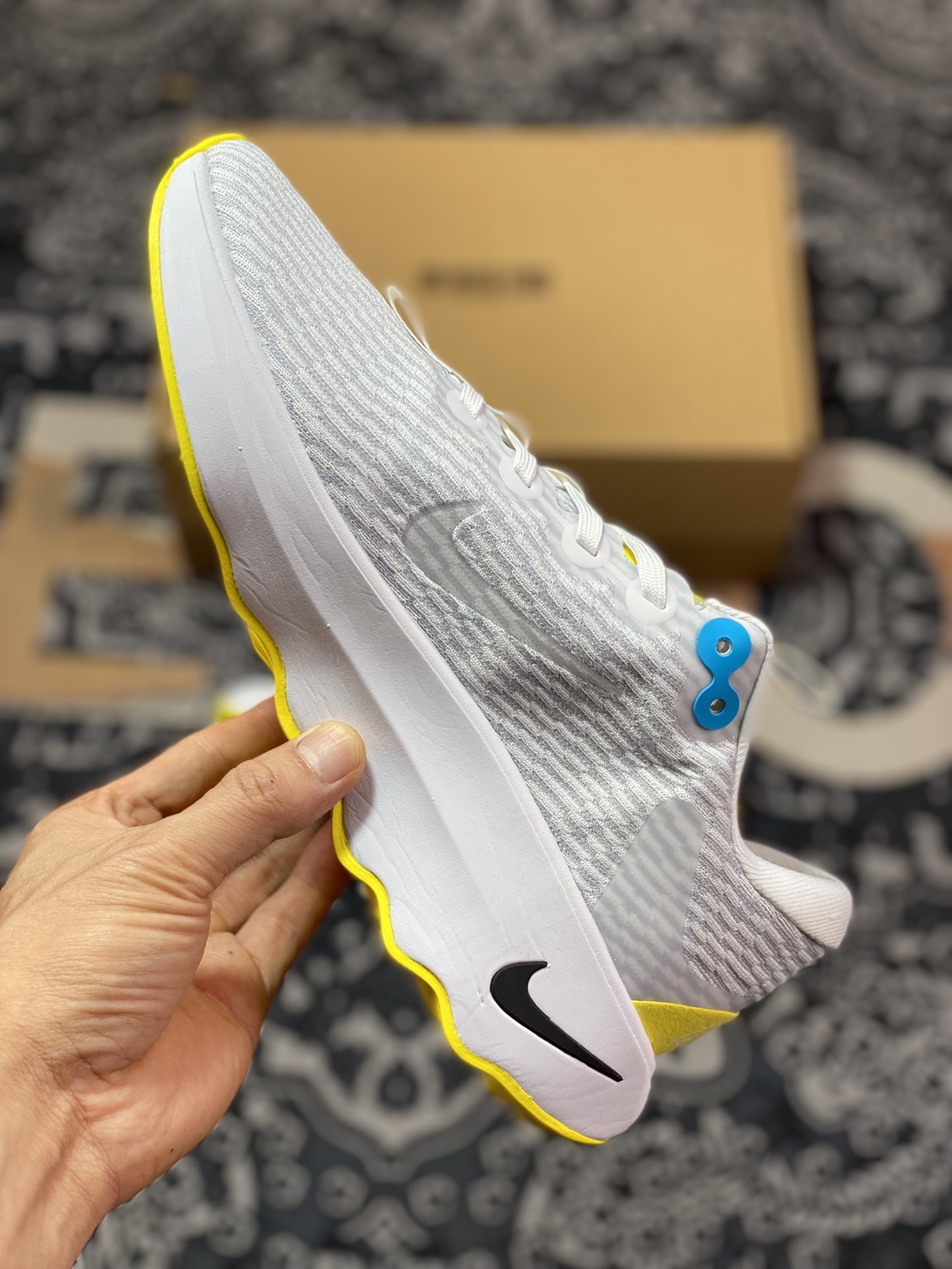 NK Motiva series running shoes white and yellow Cushlon30 foam wear-resistant and shock-absorbing running shoes DV1238-100