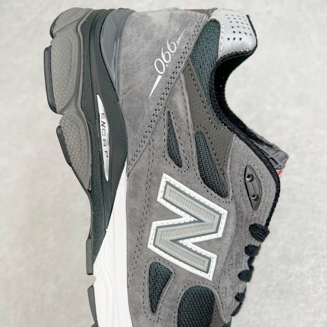 图片[6]-＃K版纯原福利 UNITED ARROWS x New Balance M990UA3 新百伦NB990V3 联名灰色 第三代总统复古慢跑鞋 正确3M反光细节 原楦原纸版开发 正确6层组合底模精密开发 搭载全新碳素中底 后跟透明TPU水晶装饰条稳固 沿用了引以为傲的跑鞋手工技艺 采用猪皮绒面并包裹局部透气网面的鞋身设计 菱网鞋舌上刻有New Balance USA 鞋面依旧身着经典的大热之灰 彰显了其高端的品质身份 尺码：36 37 37.5 38 38.5 39 40 40.5 41.5 42 42.5 43 44 45-选品中心