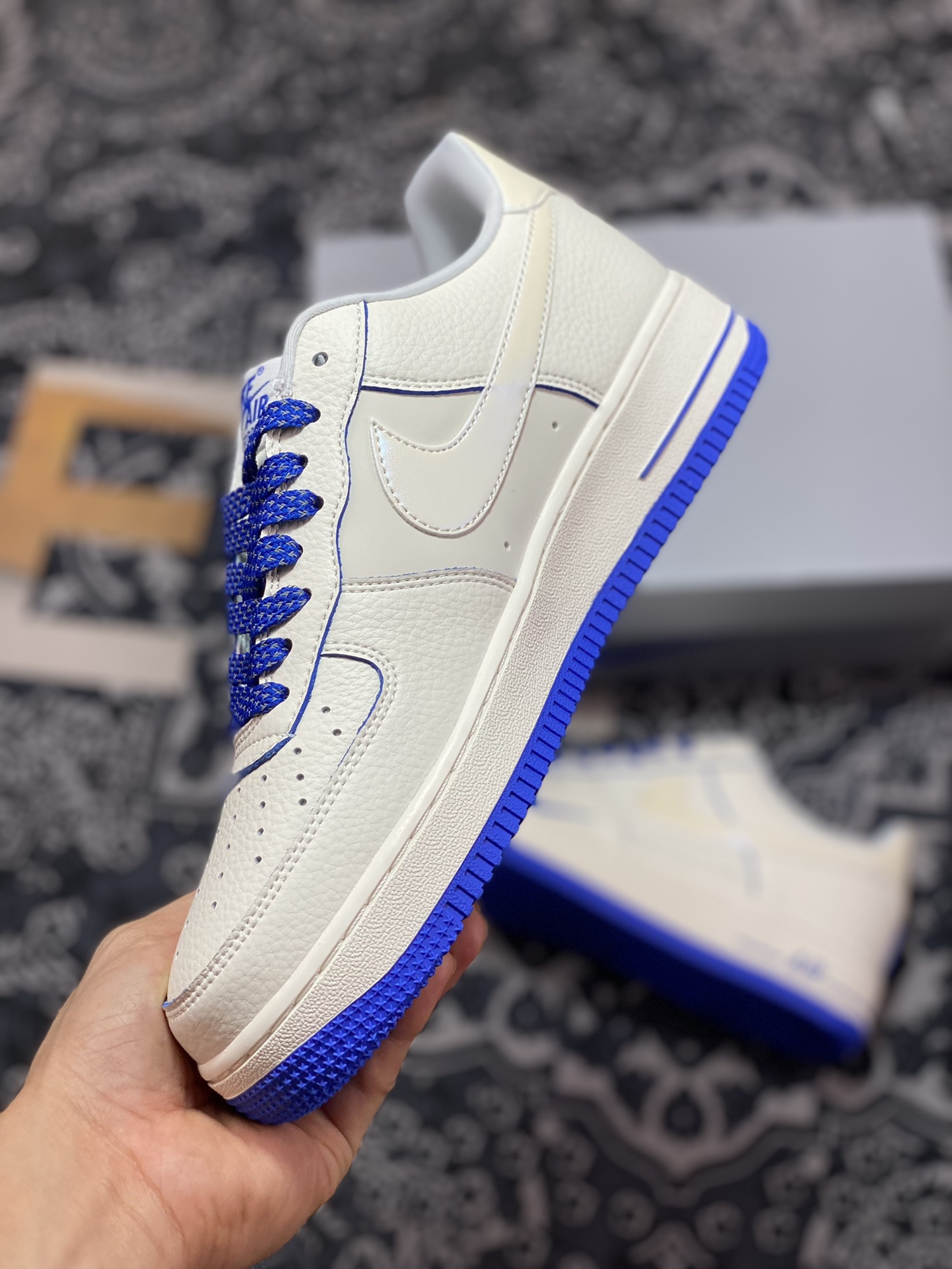 Air Force 1'07 Low white and blue pearlescent signature pen DD9915-677