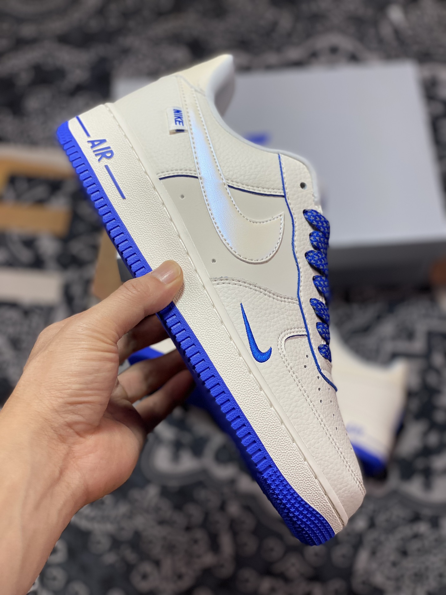 Air Force 1'07 Low white and blue pearlescent signature pen DD9915-677