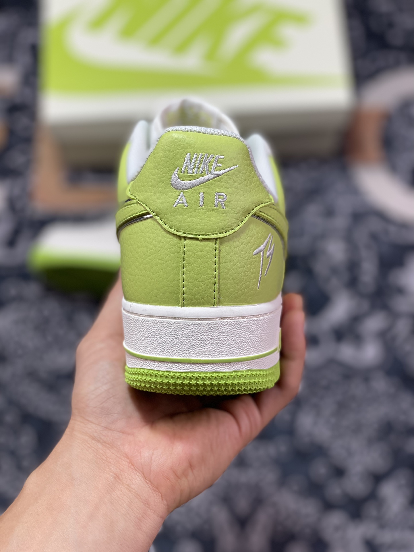 Air Force 1'07 Low Apple Green TS Small Hook IO5636-222